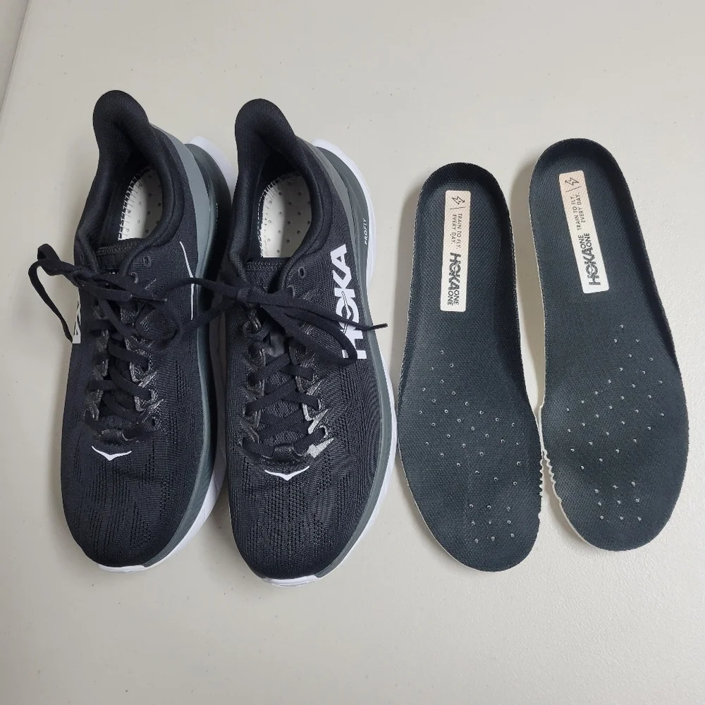 Hoka One One Mach 4 Men's Size 9.5D.